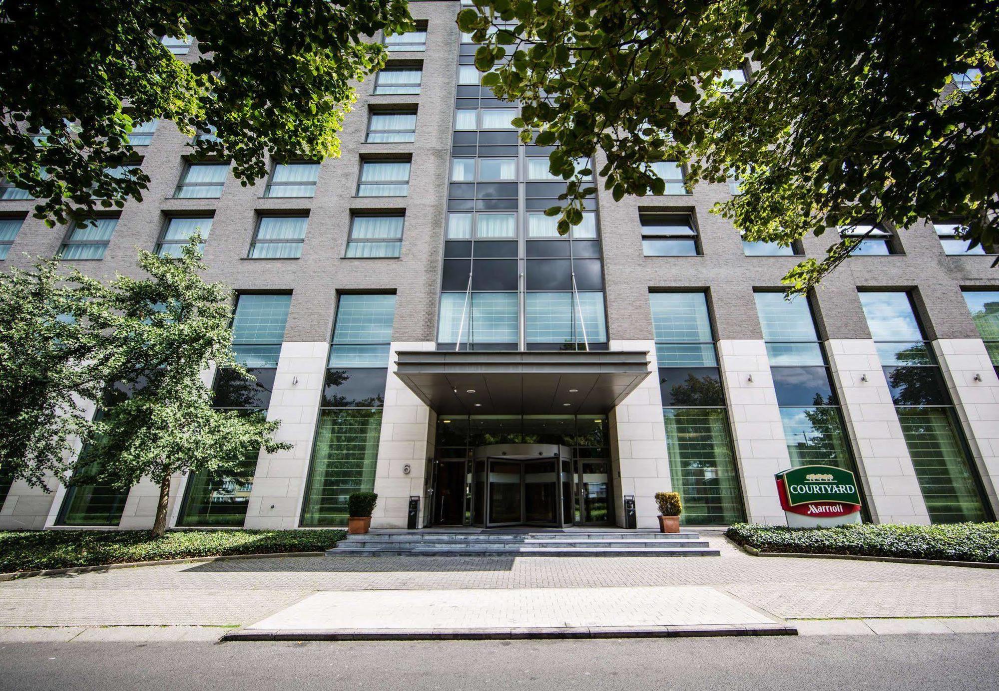 Courtyard By Marriott Brussels Hotel Exterior photo